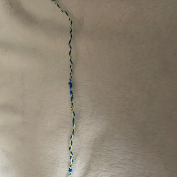 String bracelet - Picture 3 of 3